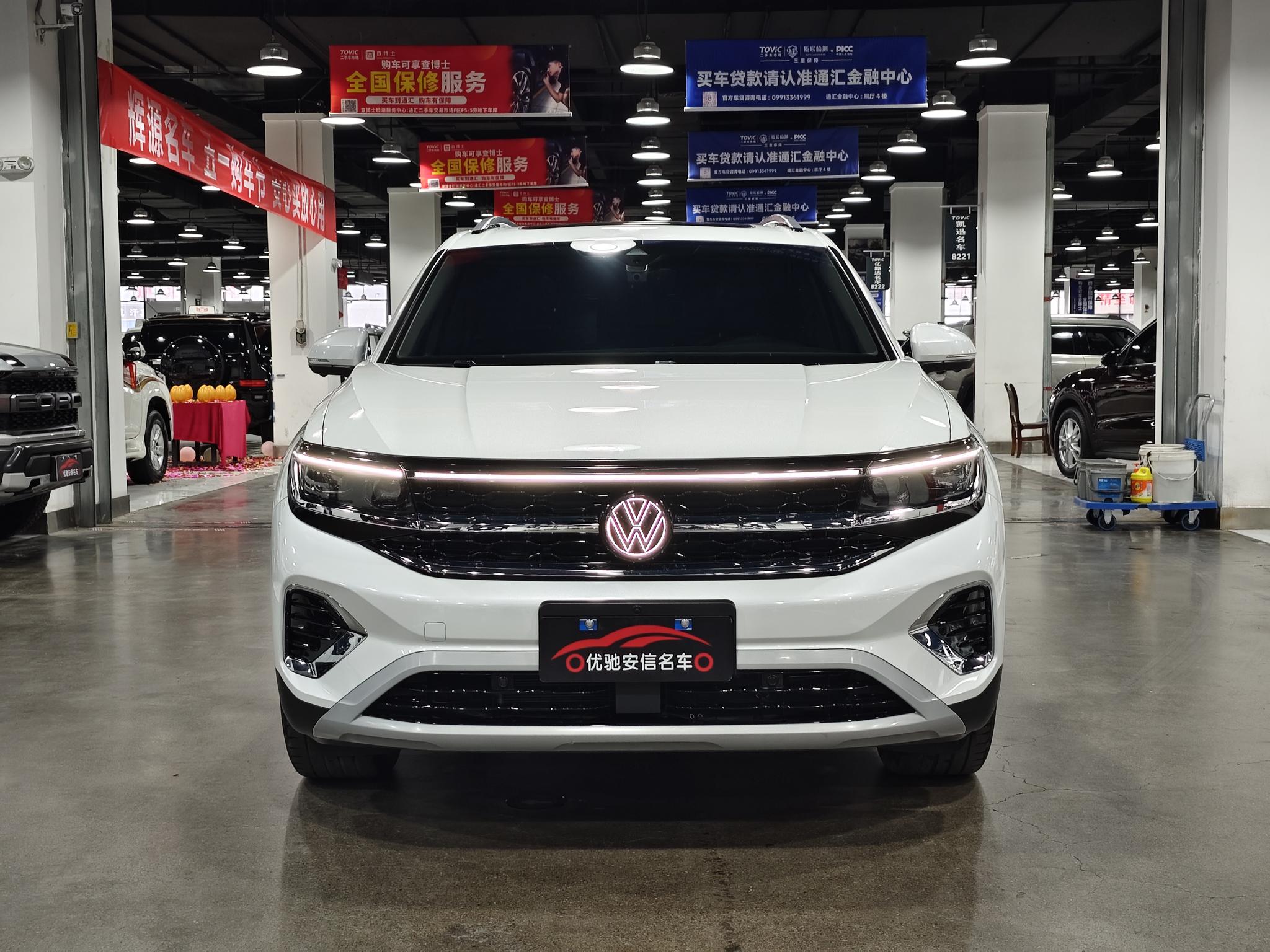 Volkswagen Tiguan 2023, фото 2