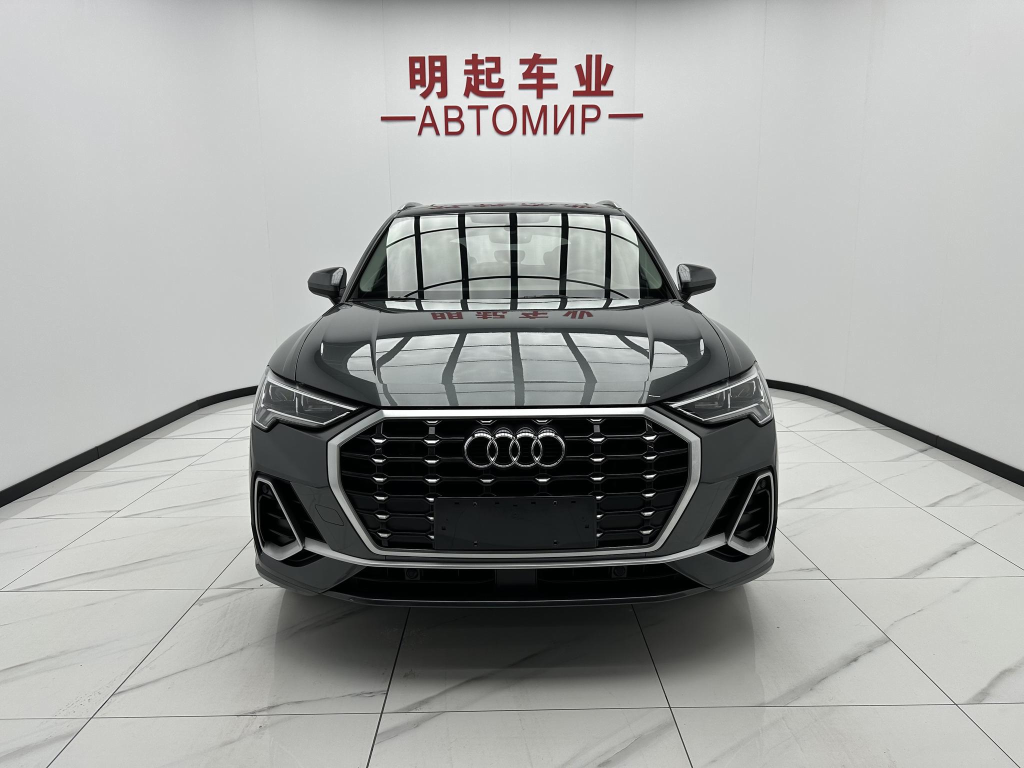 Audi Q3 2023, фото 2
