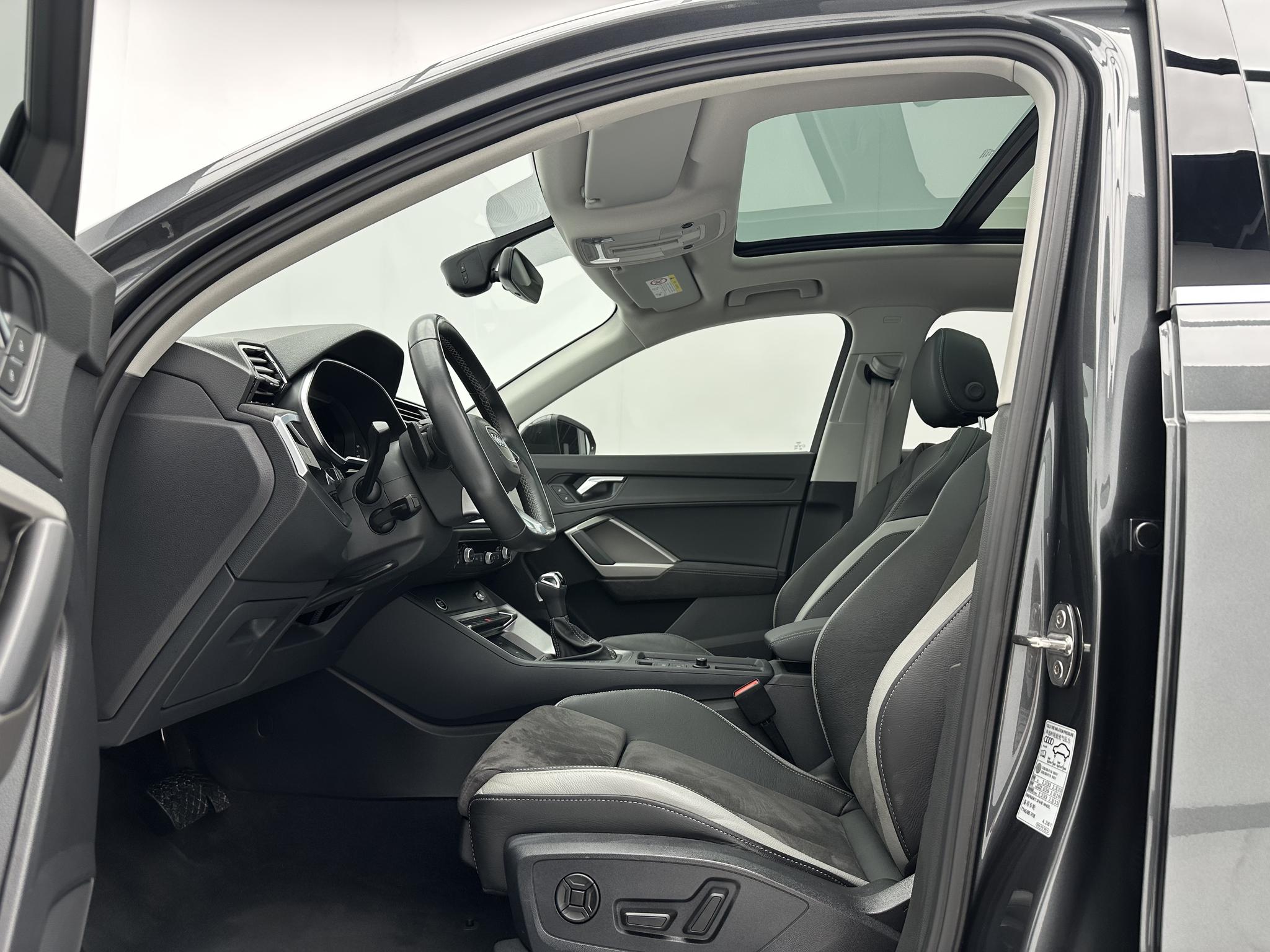 Audi Q3 2023, фото 5