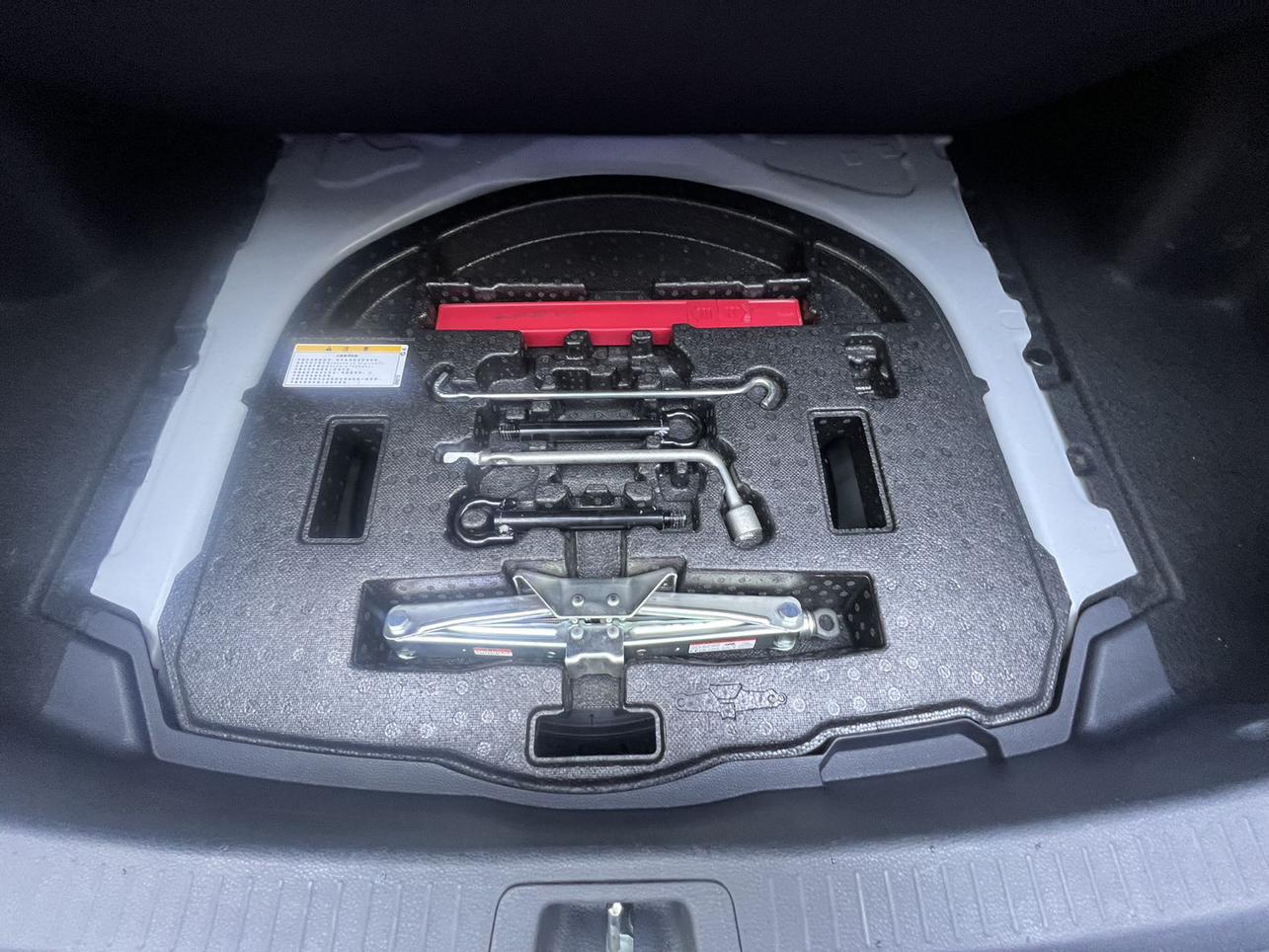 Toyota Corolla 2023, фото 14