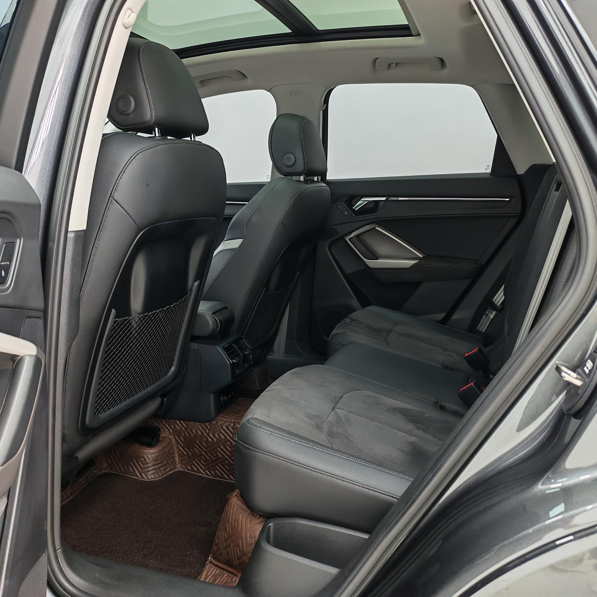 Audi Q3 2023, фото 8