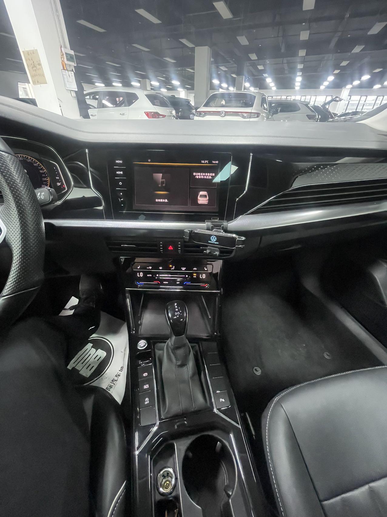 Volkswagen Passat 2023, фото 17