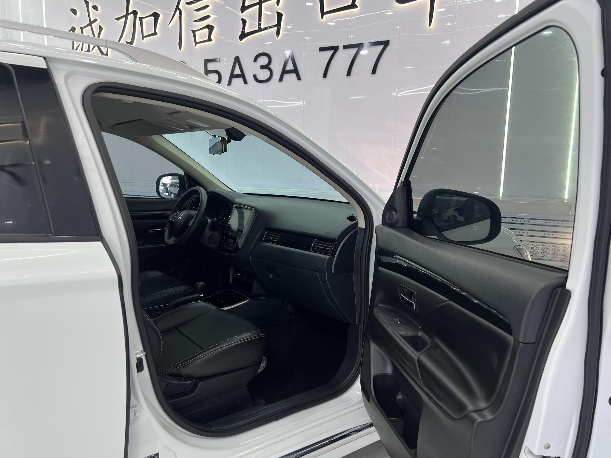 Mitsubishi Outlander 2021, фото 14