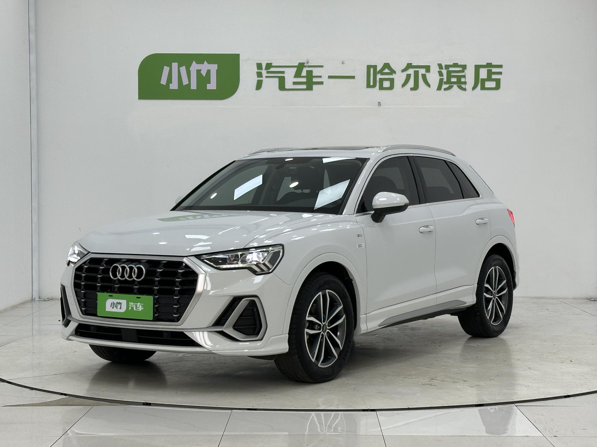 Audi Q3 2023, 1.4 л турбо, робот (DCT), передний, пробег 18 700 км — авто из Китая с пробегом