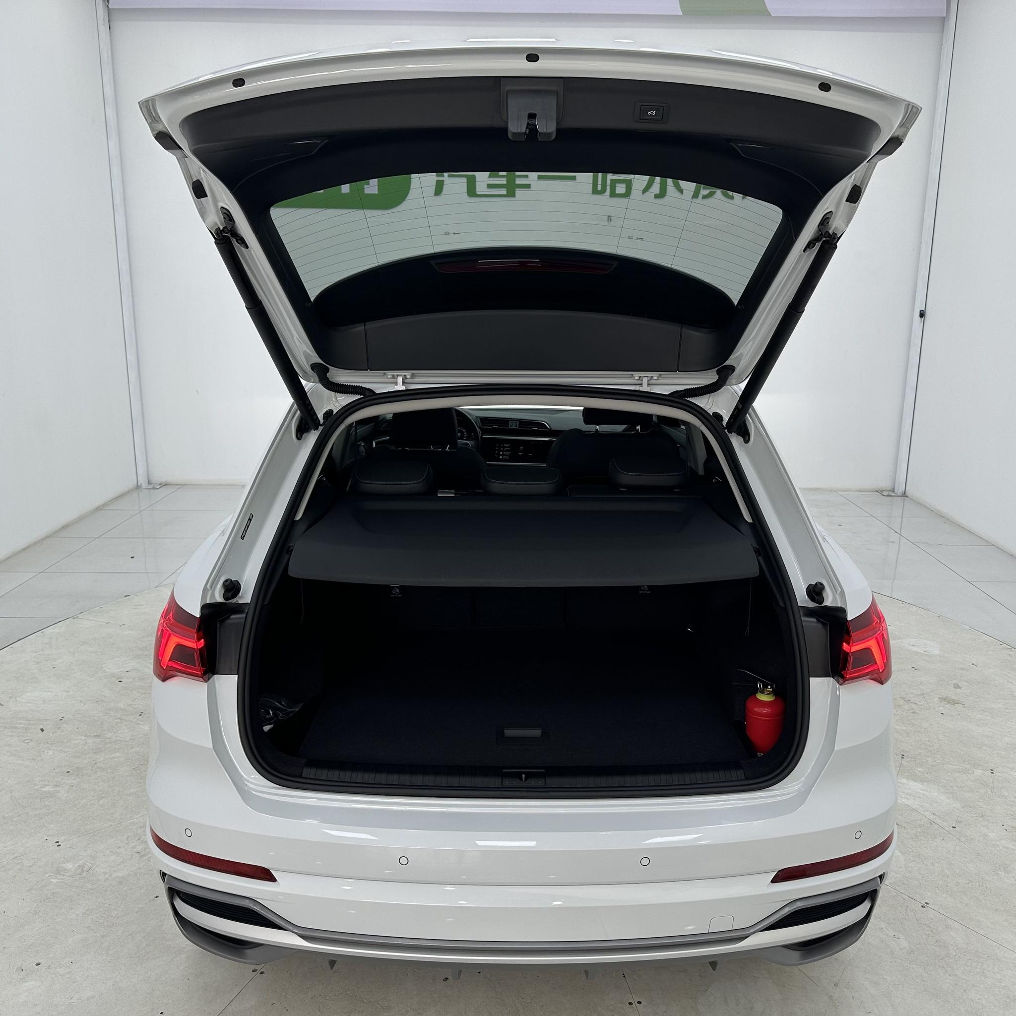 Audi Q3 2023, фото 16