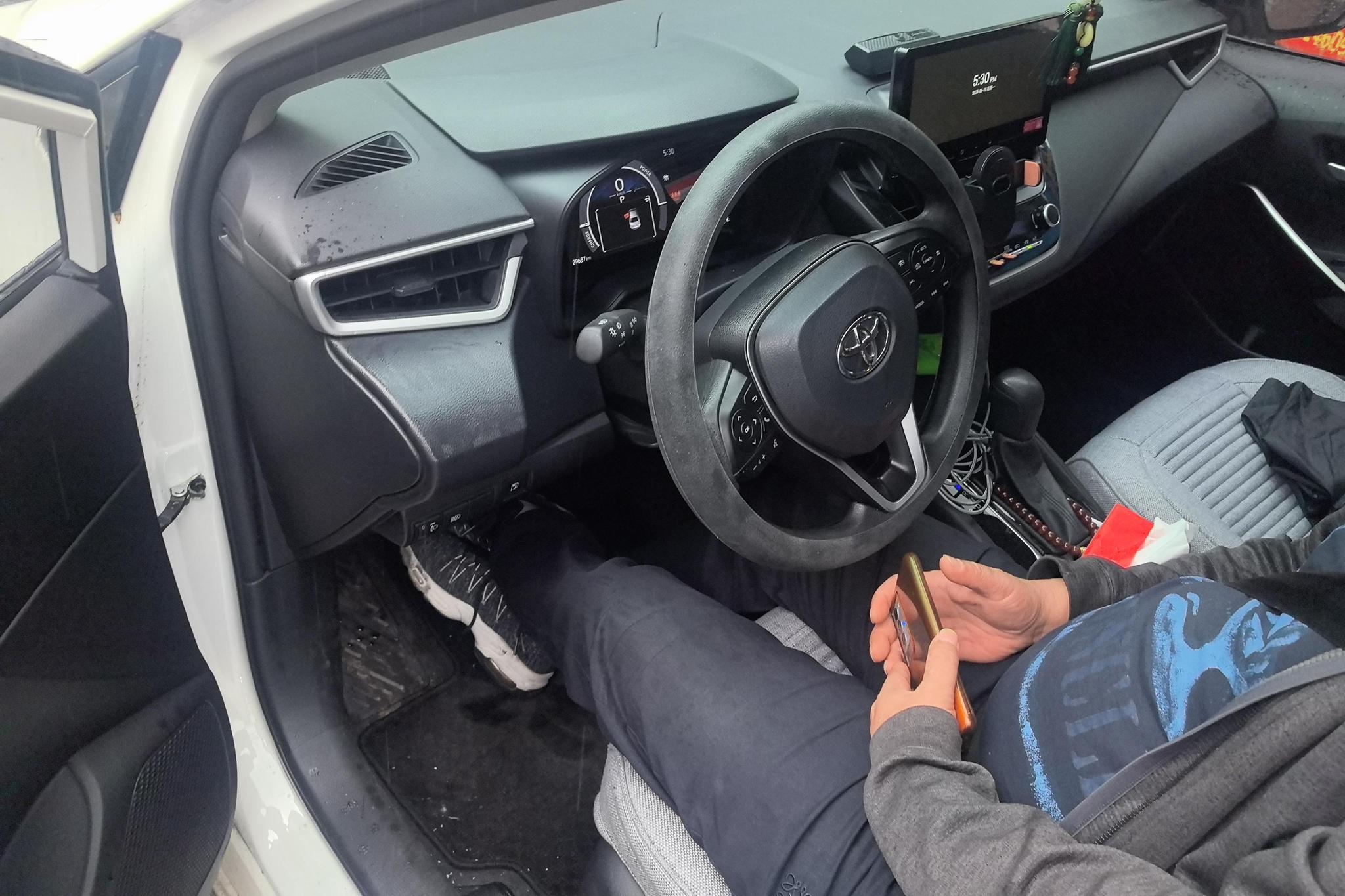 Toyota Corolla 2023, фото 14