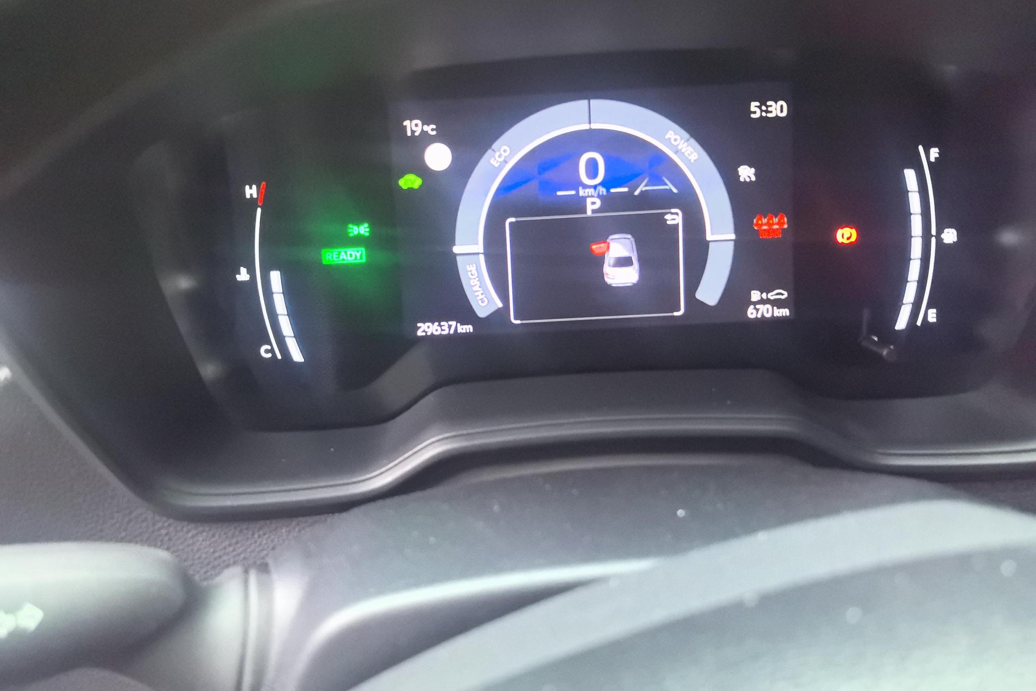 Toyota Corolla 2023, фото 17