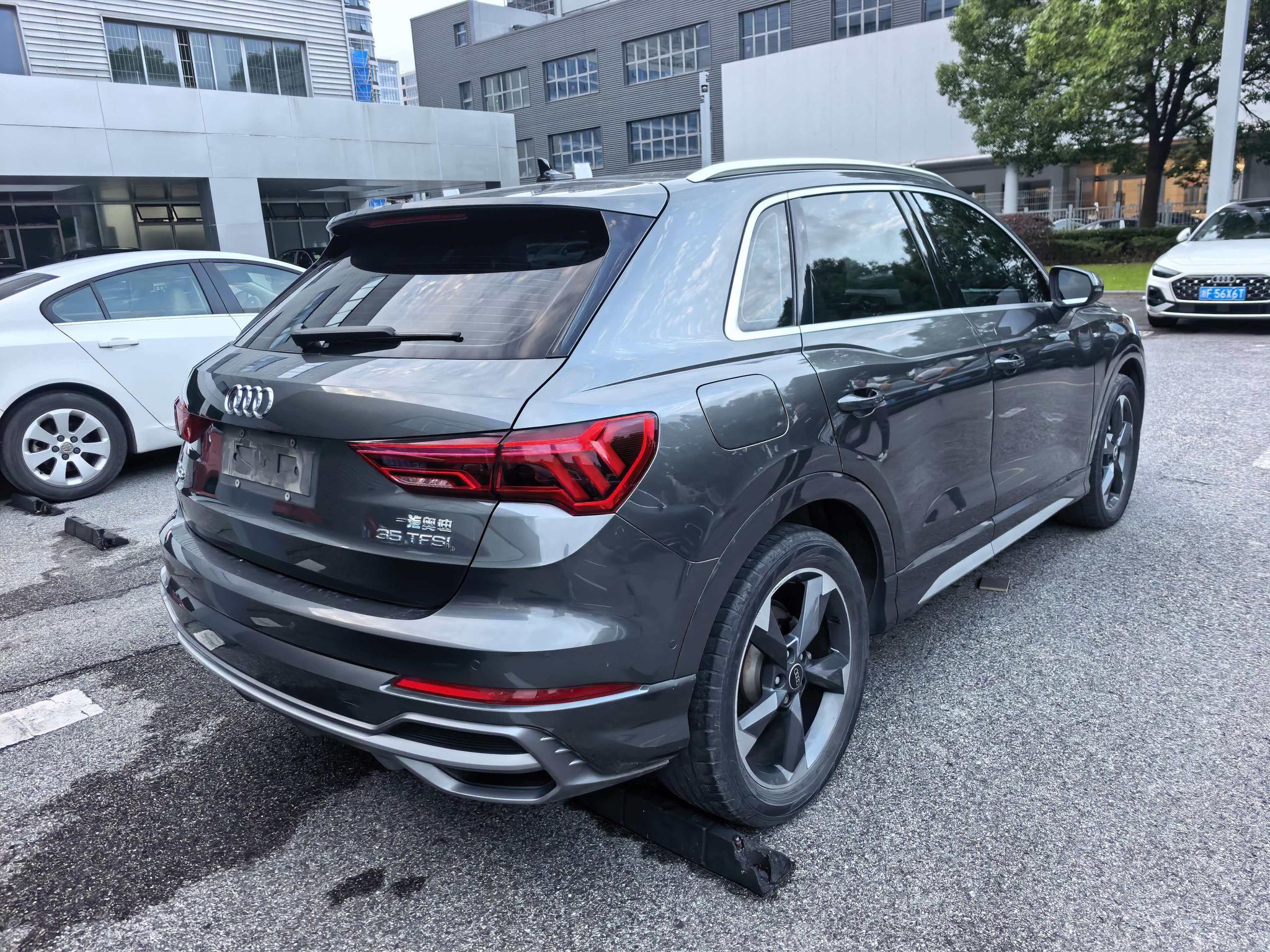 Audi Q3 2022, фото 2