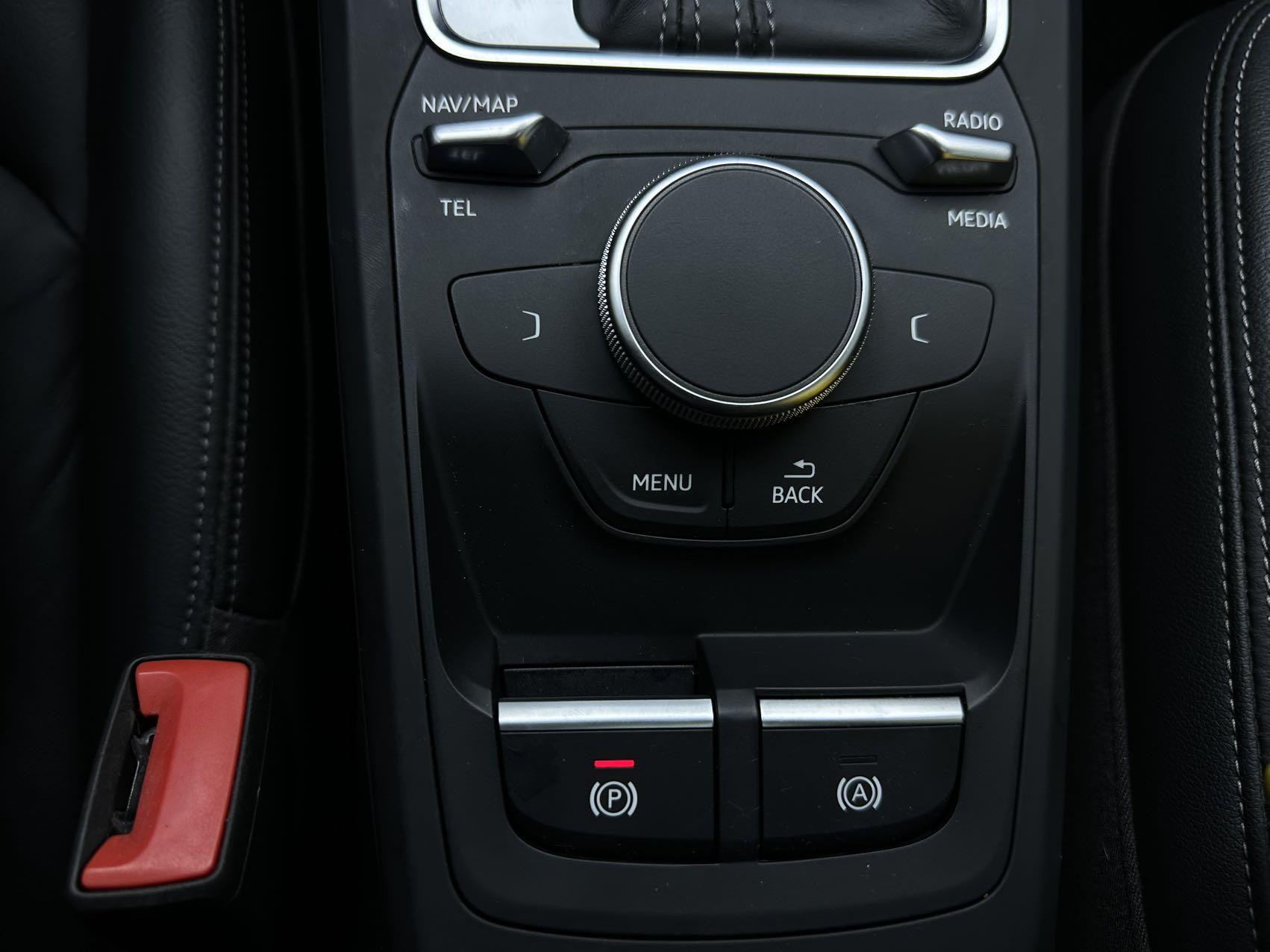 Audi Q2L 2022, фото 16