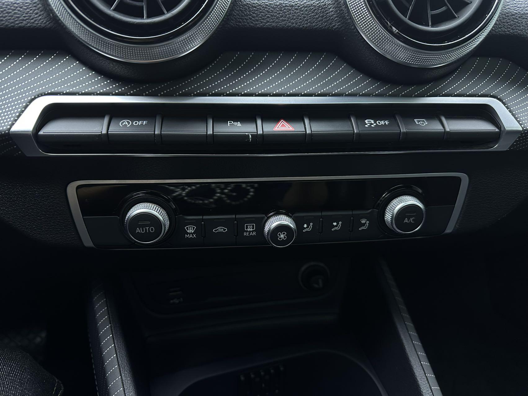 Audi Q2L 2022, фото 17