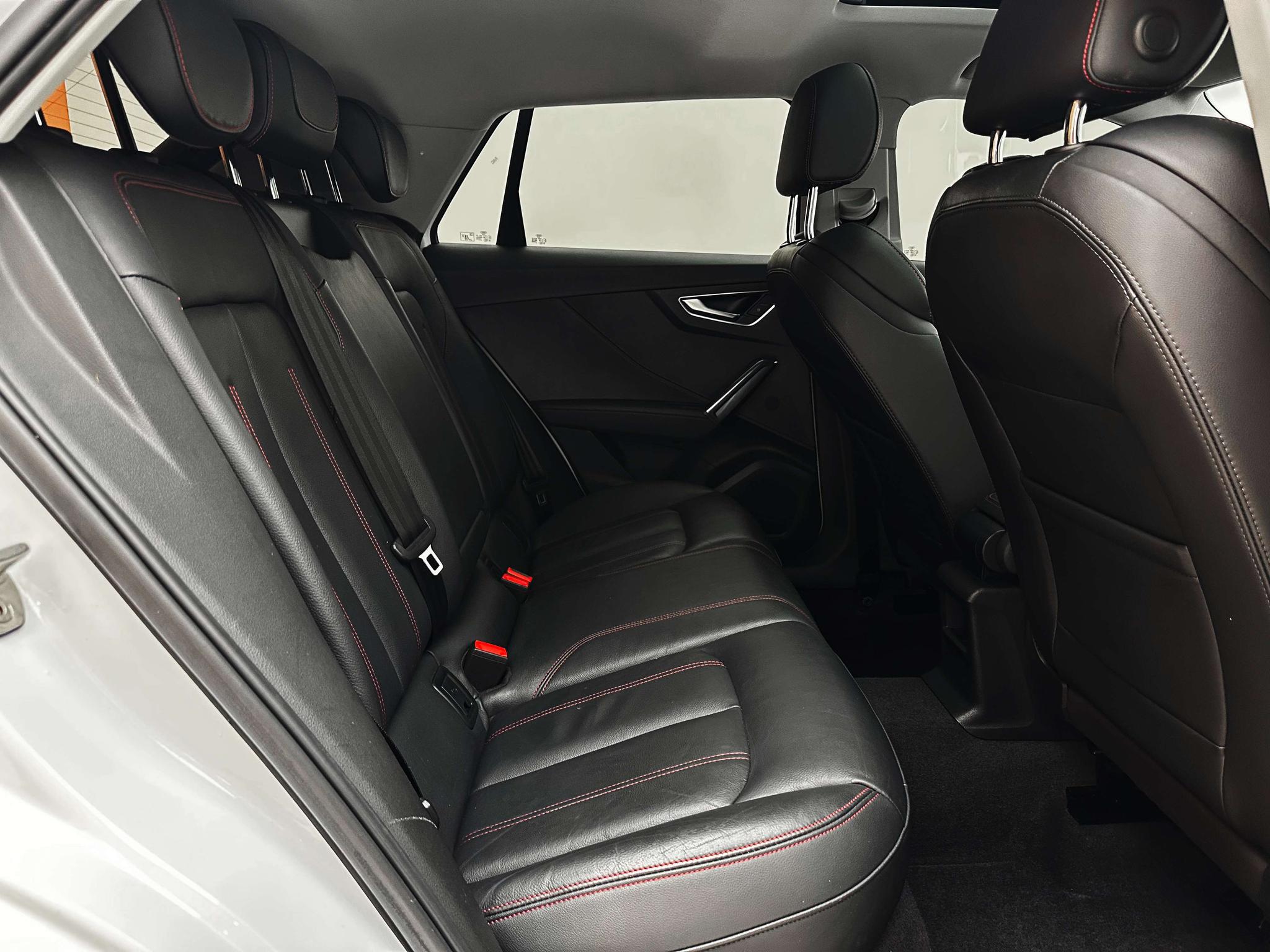 Audi Q2L 2022, фото 14