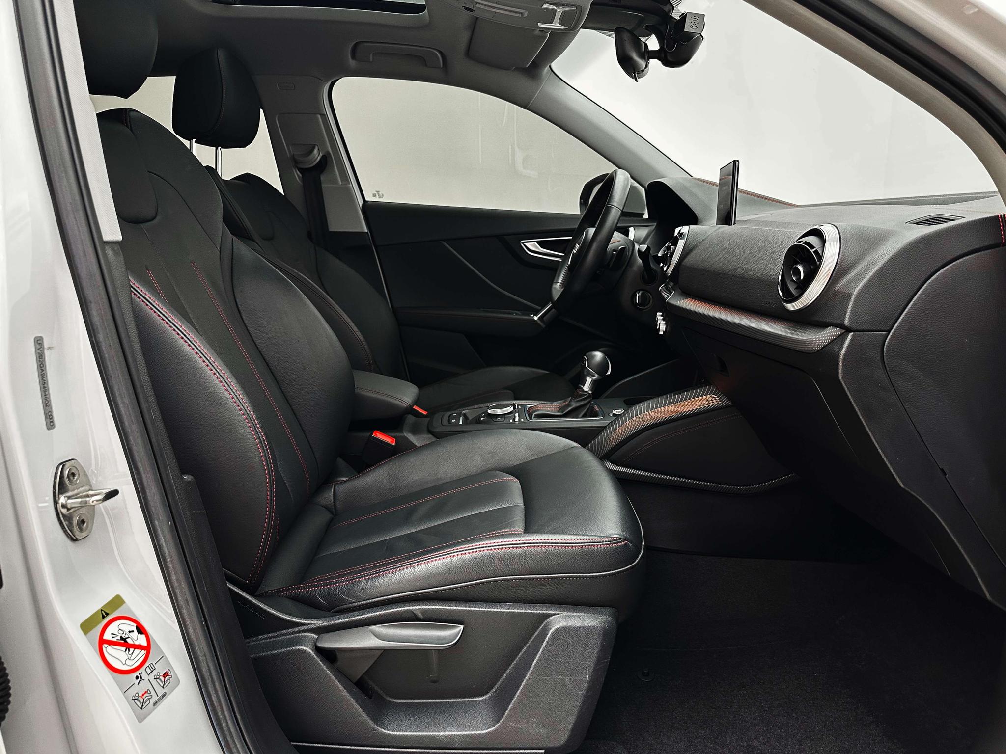 Audi Q2L 2022, фото 15