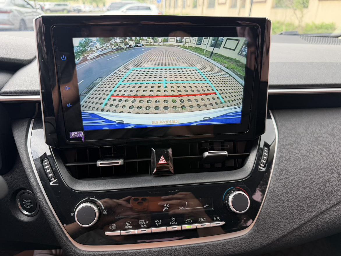 Toyota Corolla 2023, фото 17