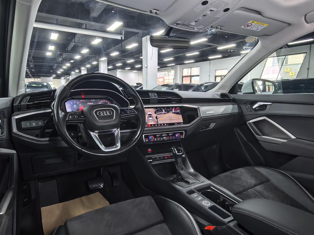 Audi Q3 2023, фото 14
