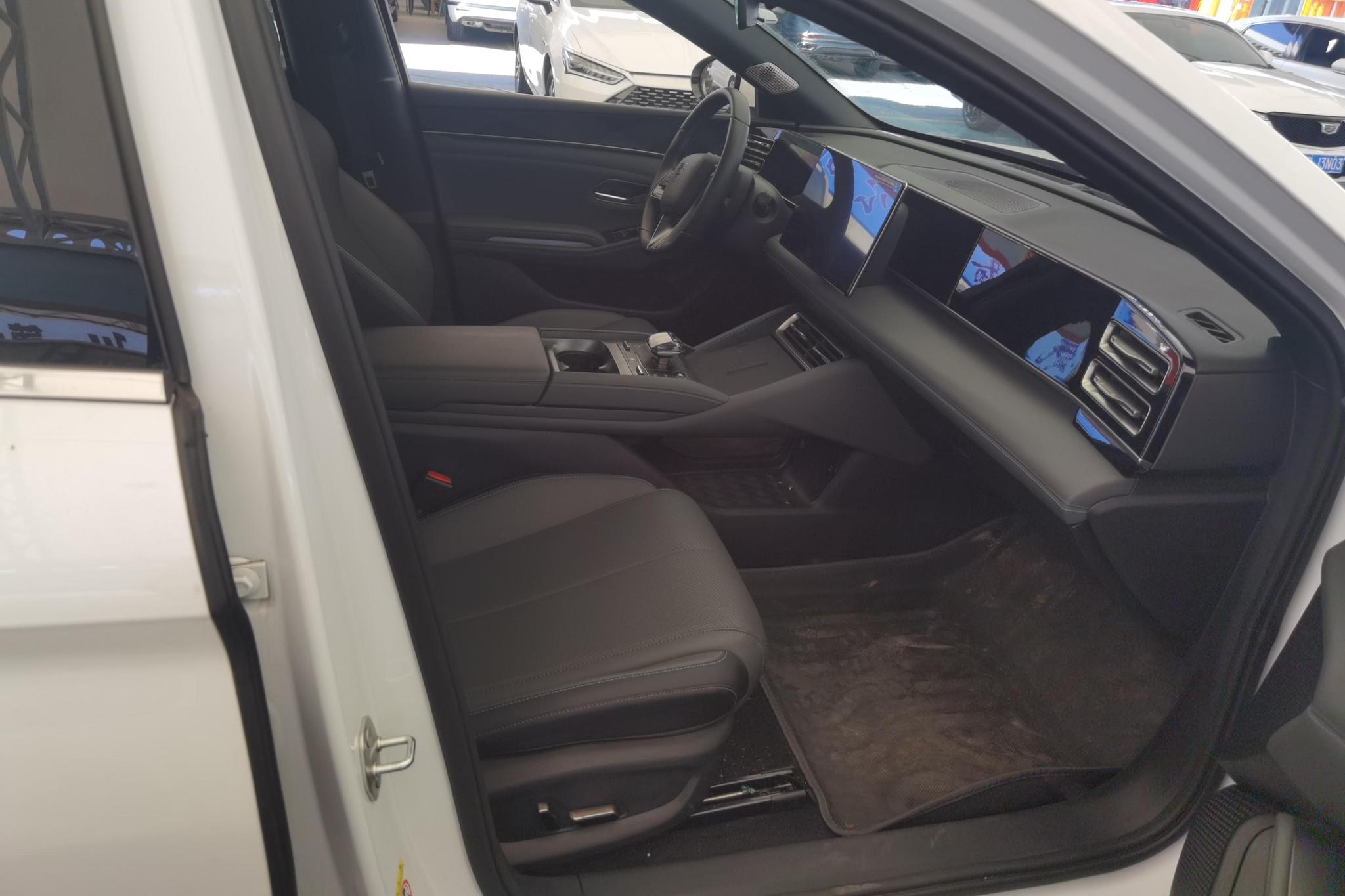 BYD Qin L DM 2024, фото 6
