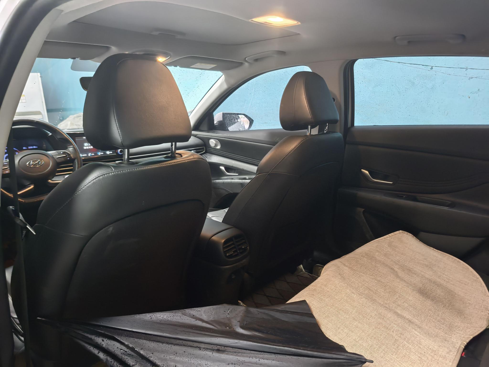 Hyundai Elantra 2022, фото 3