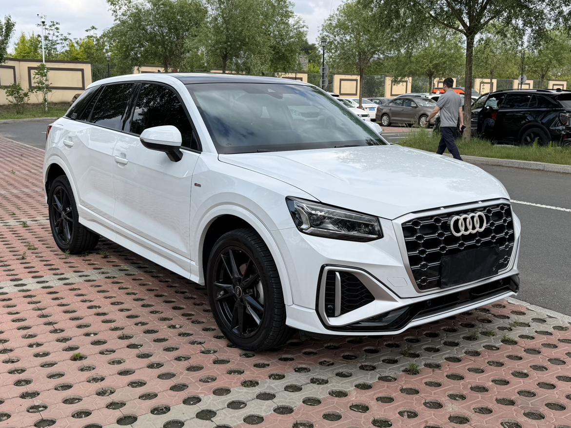 Audi Q2L 2022, фото 3