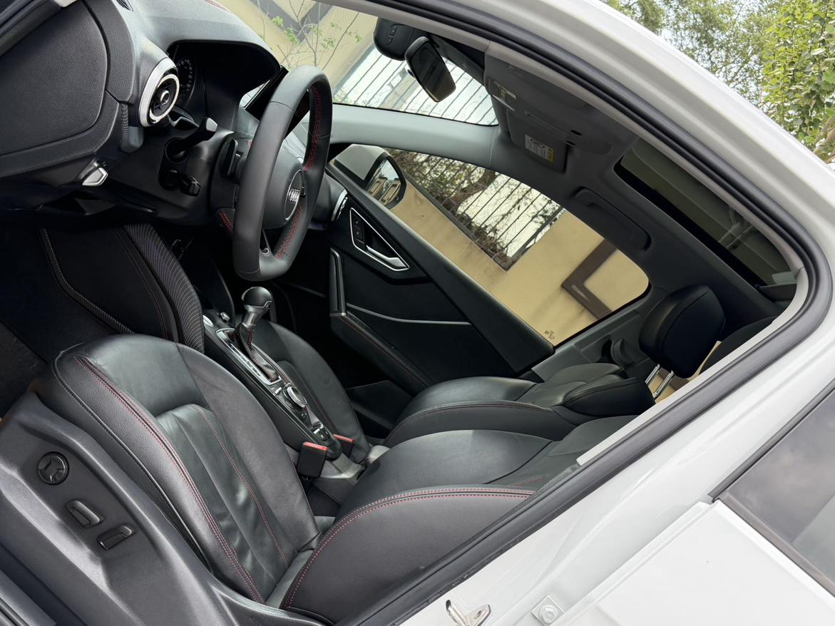 Audi Q2L 2022, фото 10
