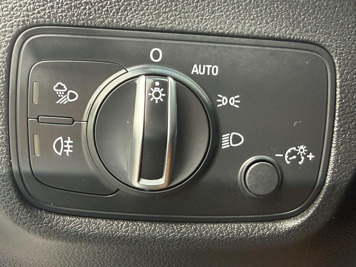 Audi Q2L 2022, фото 13