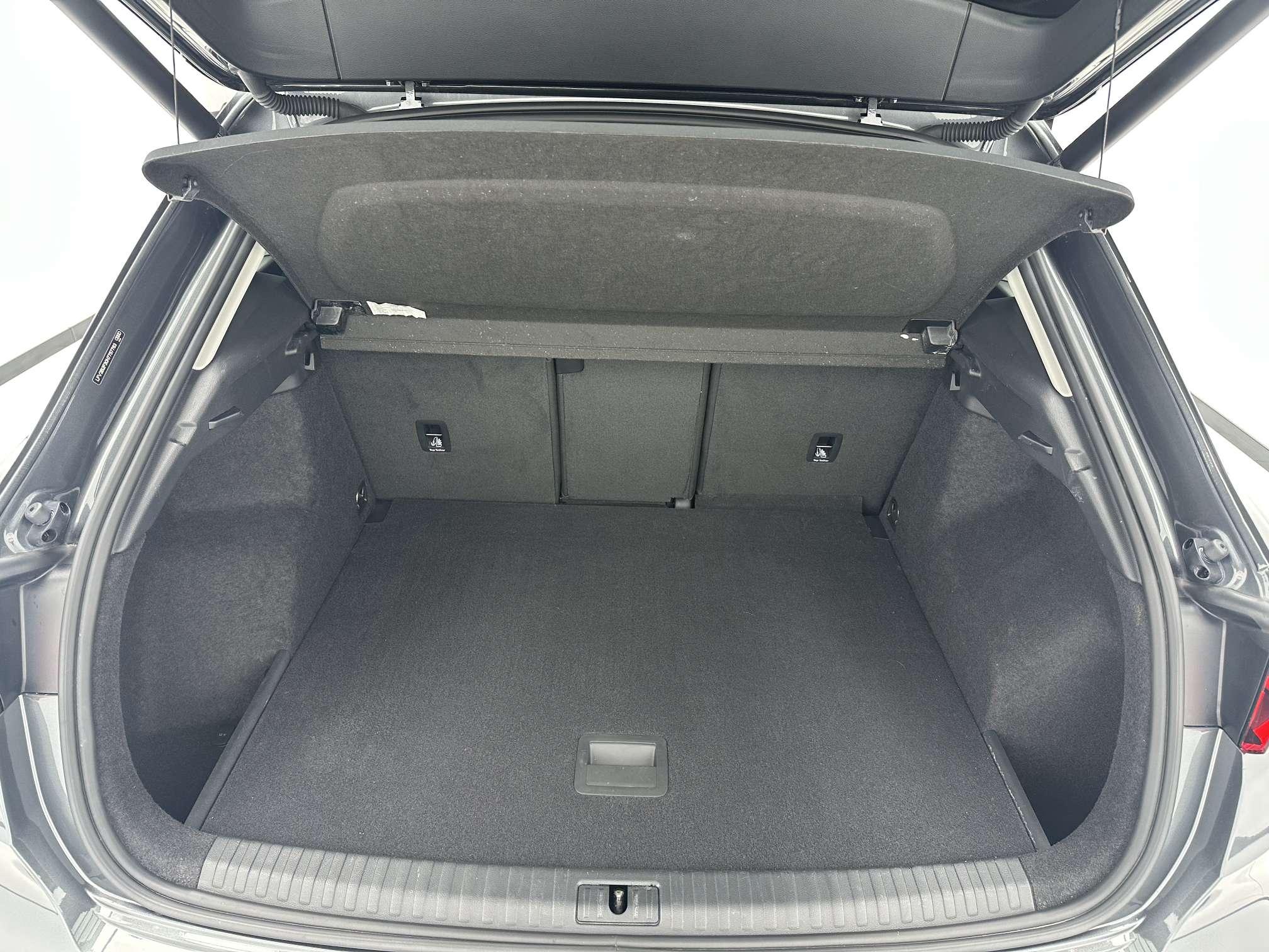Audi Q3 2023, фото 17