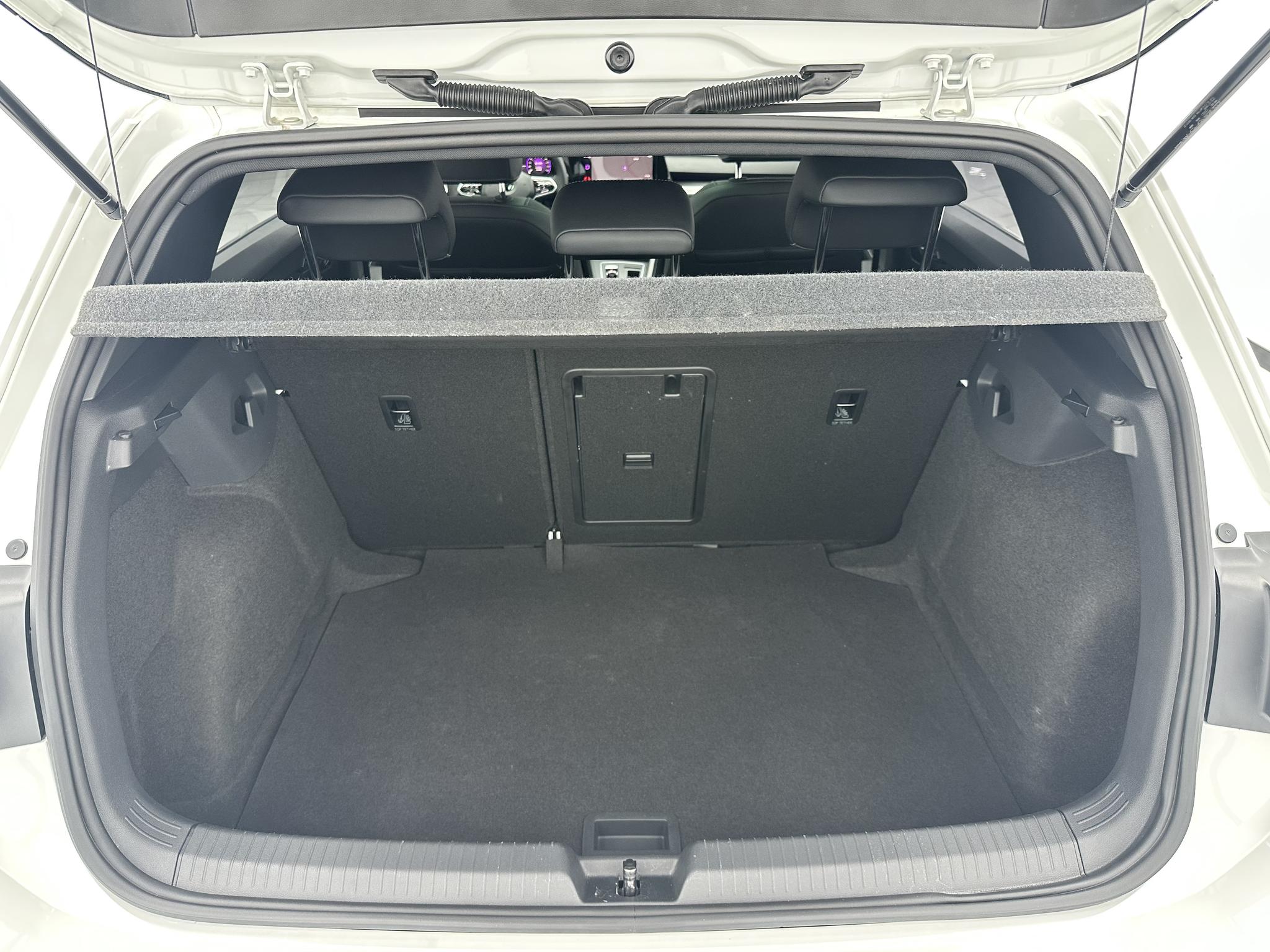 Volkswagen Golf 2022, фото 17