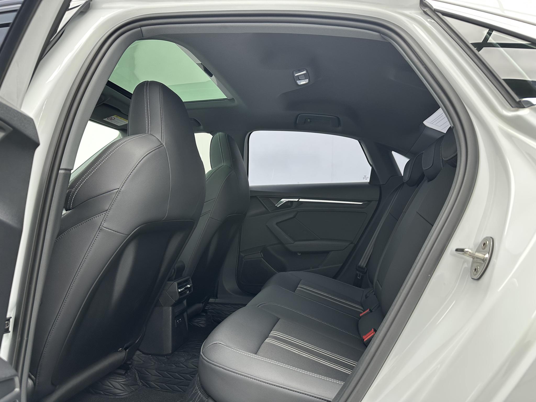 Audi A3 2022, фото 6