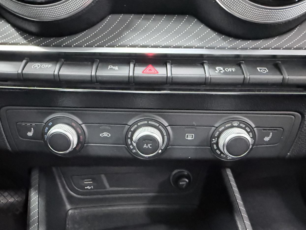 Audi Q2L 2022, фото 15