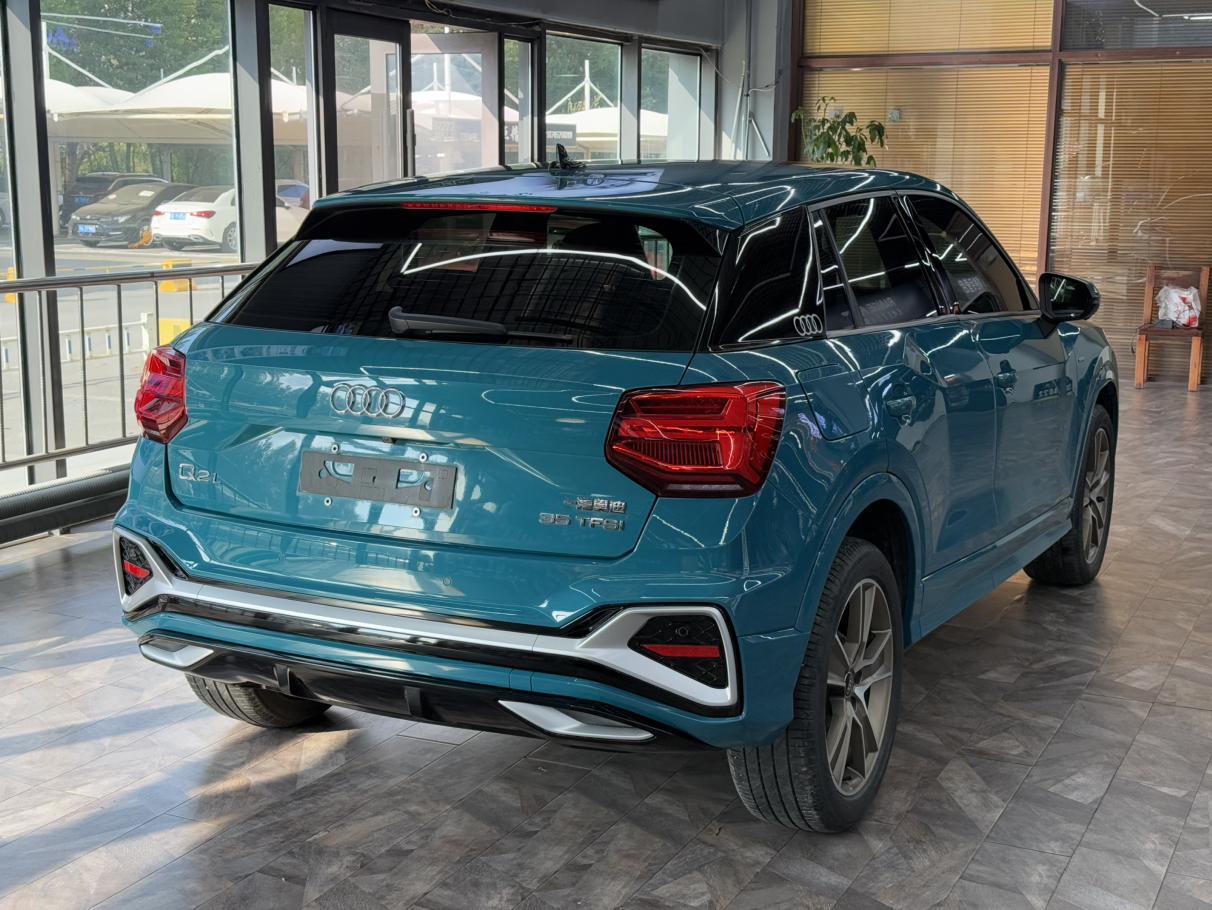 Audi Q2L 2022, фото 4