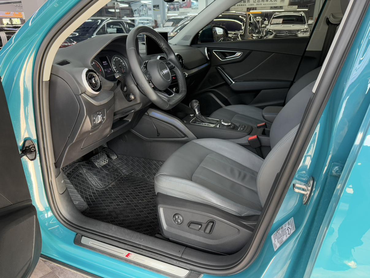 Audi Q2L 2022, фото 8