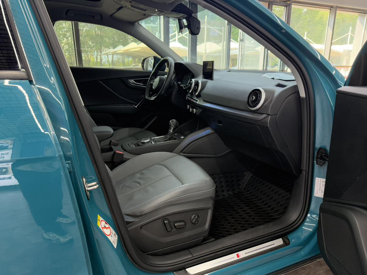 Audi Q2L 2022, фото 10