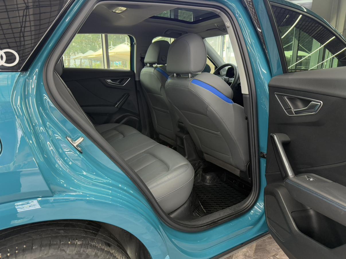 Audi Q2L 2022, фото 11