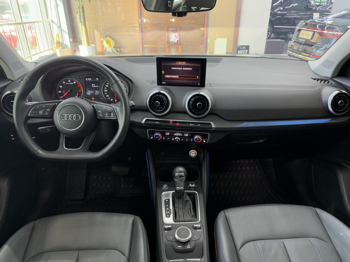 Audi Q2L 2022, фото 12