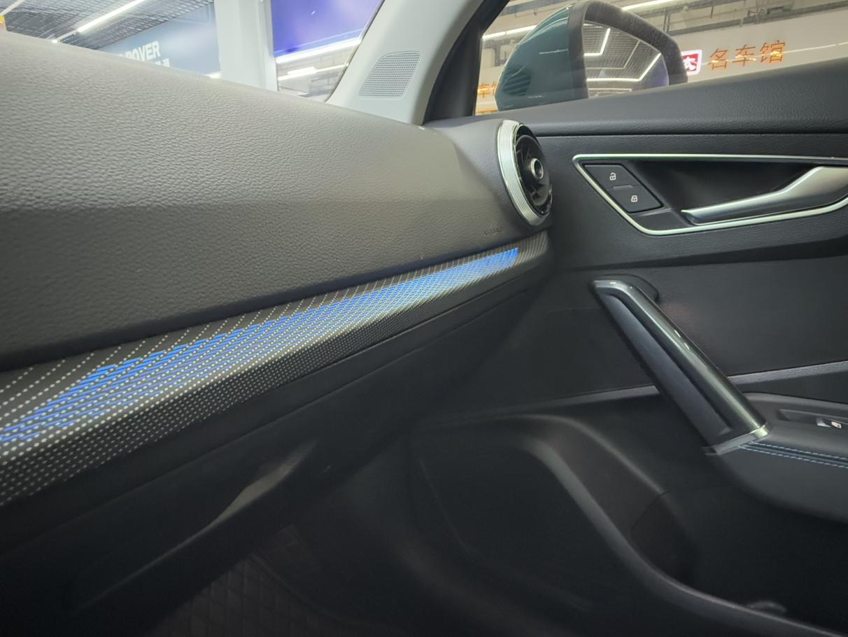 Audi Q2L 2022, фото 14
