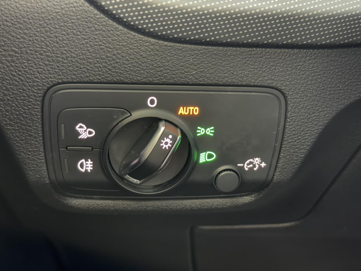 Audi Q2L 2022, фото 15