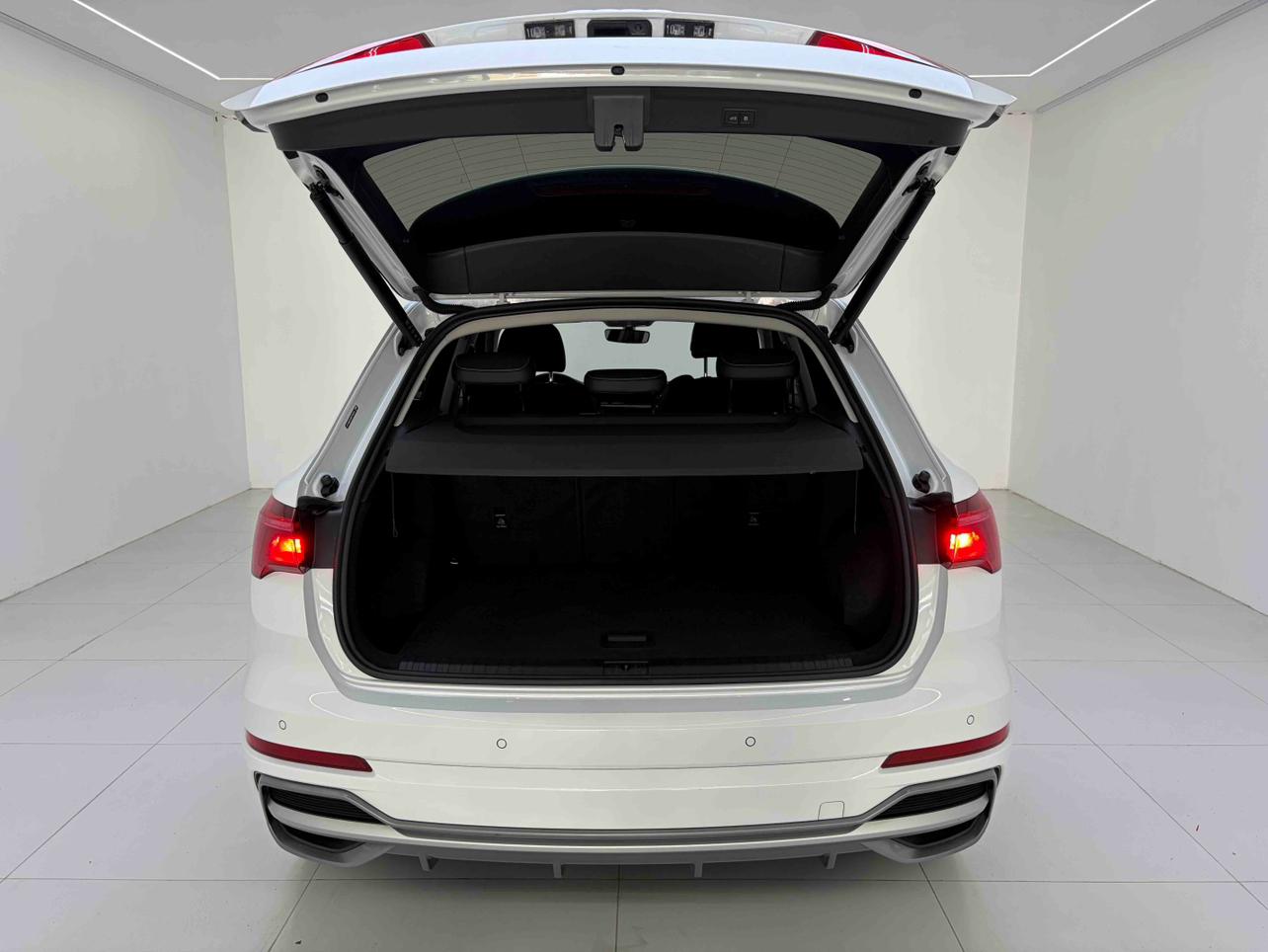 Audi Q3 2023, фото 14