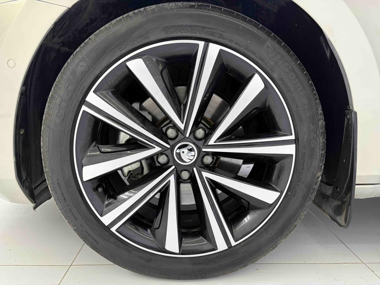 Skoda Superb 2022, фото 14