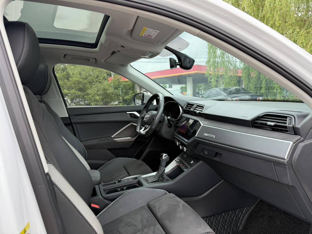 Audi Q3 2022, фото 17