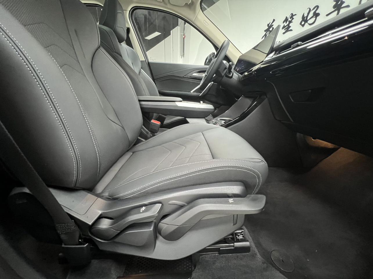 BMW X1 2023, фото 11