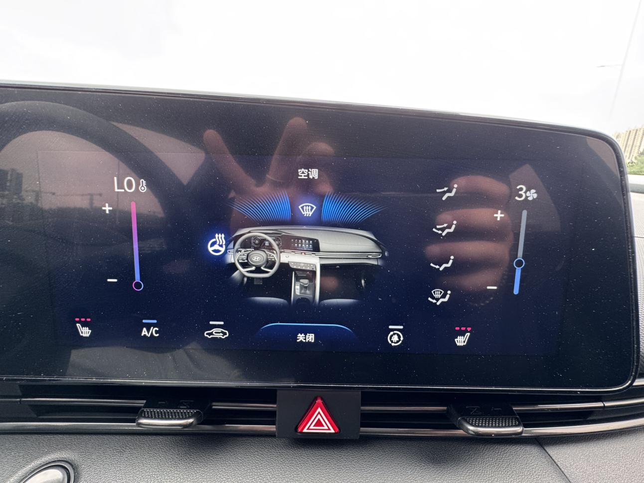 Hyundai Elantra 2022, фото 17