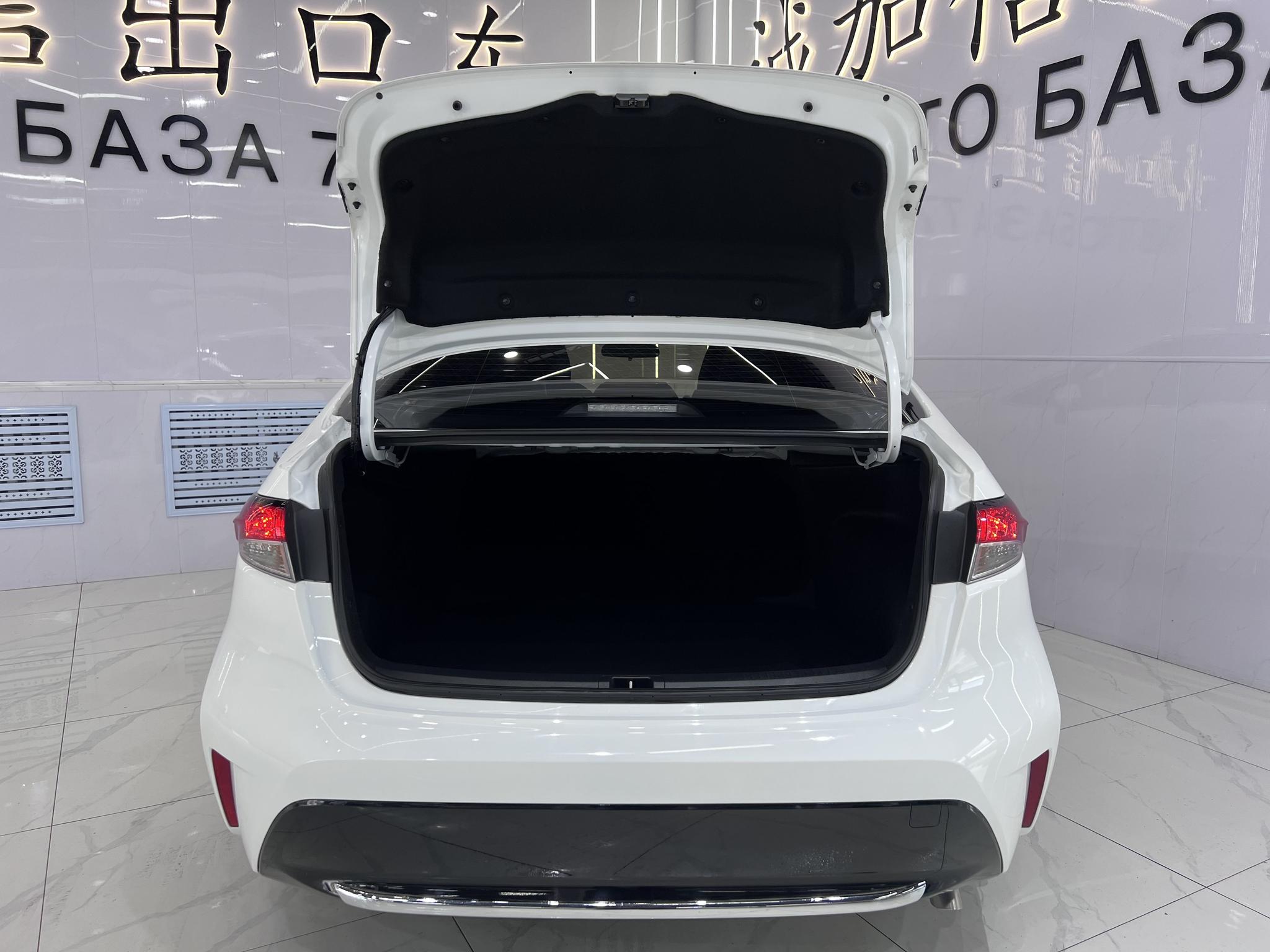 Toyota Corolla 2022, фото 17