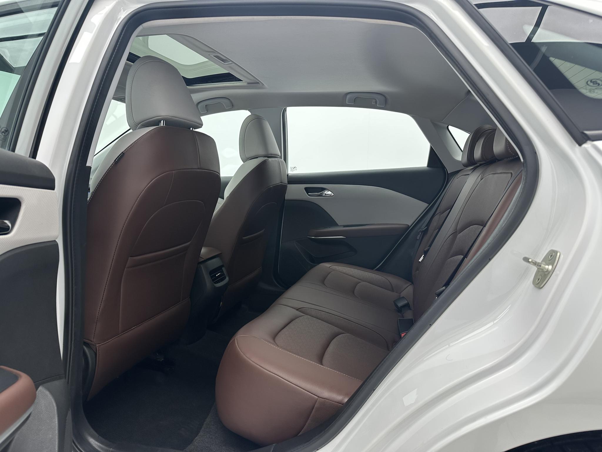 Chevrolet Onix 2023, фото 6