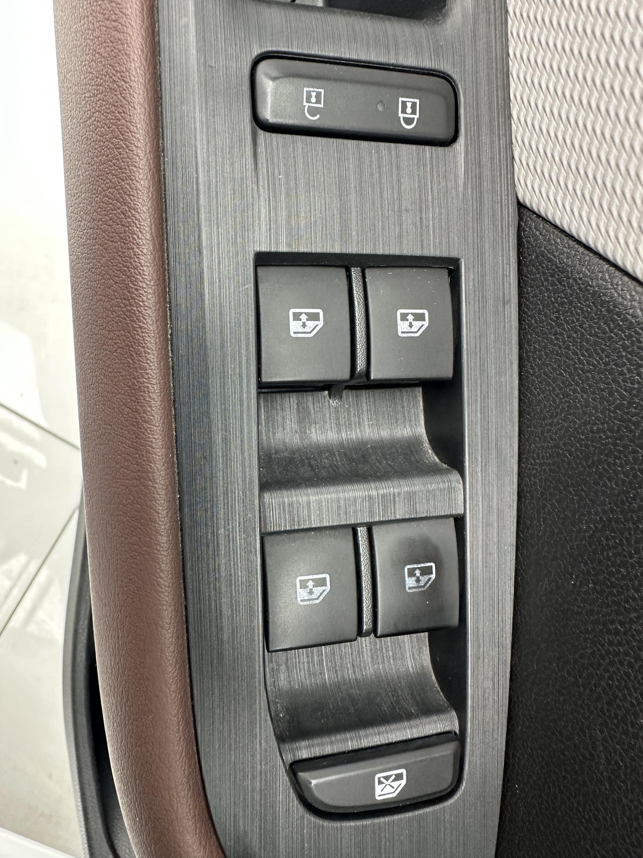 Chevrolet Onix 2023, фото 10