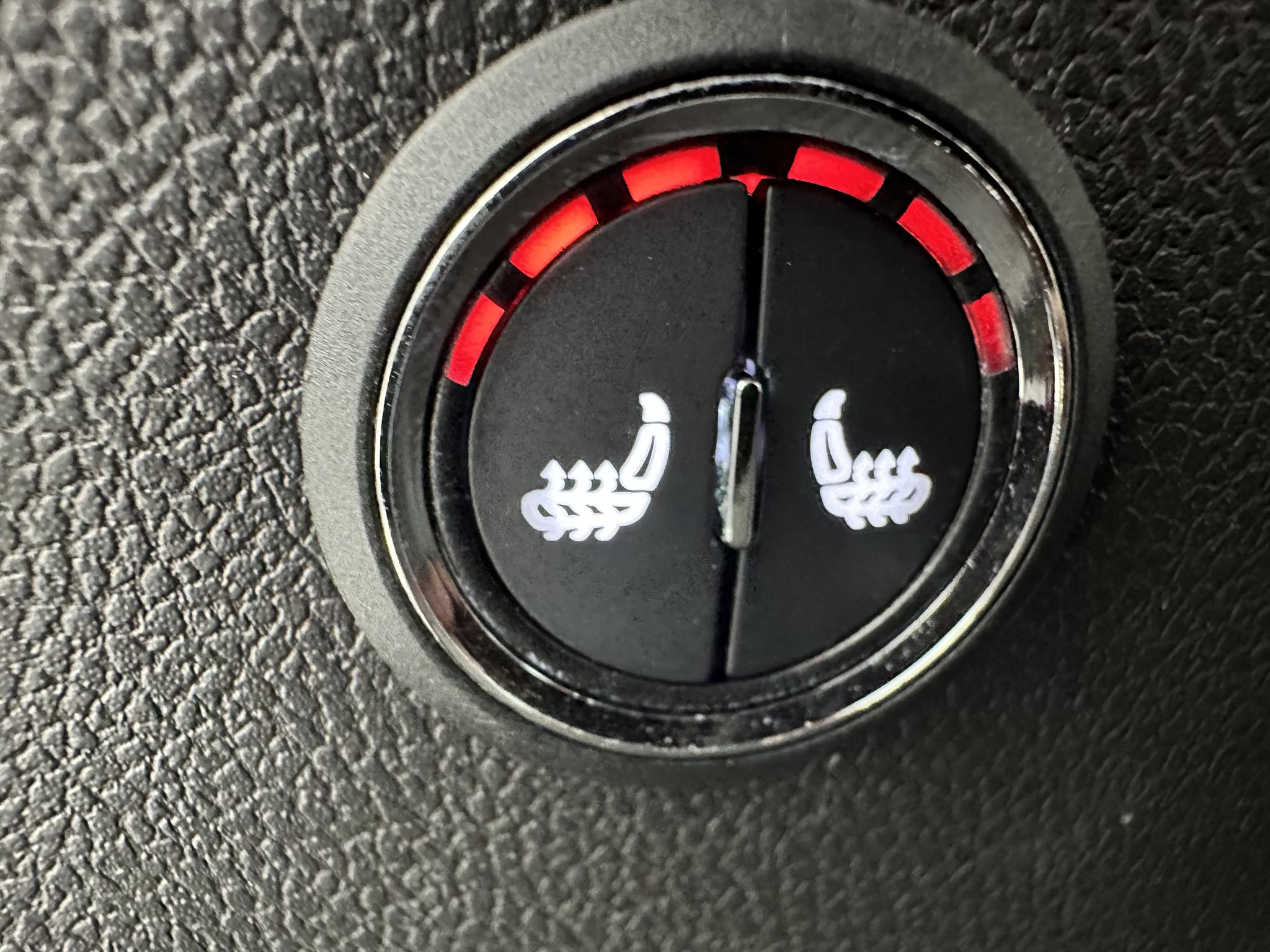 Chevrolet Onix 2023, фото 11