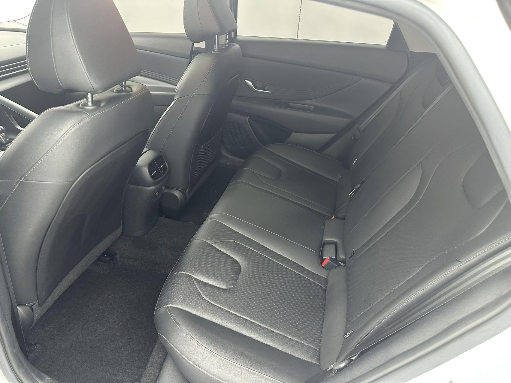 Hyundai Elantra 2022, фото 17