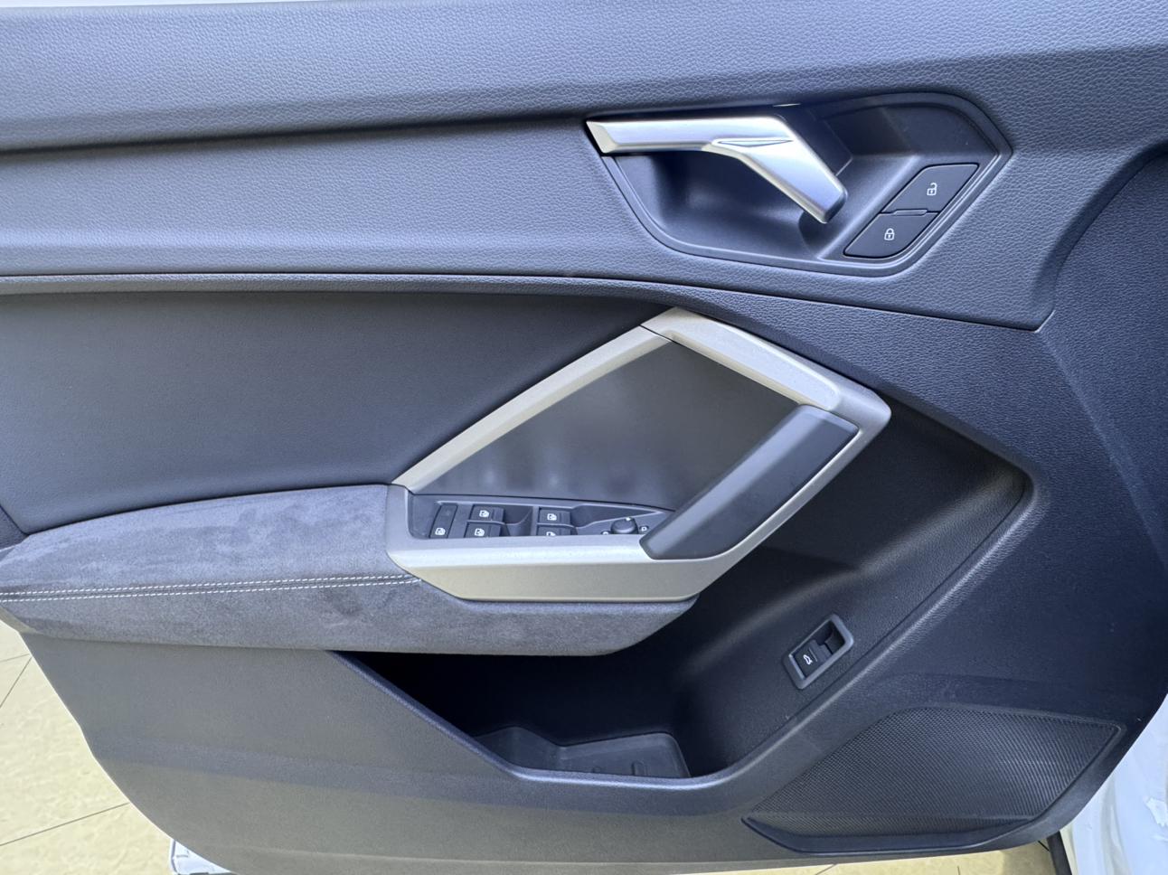 Audi Q3 2023, фото 16