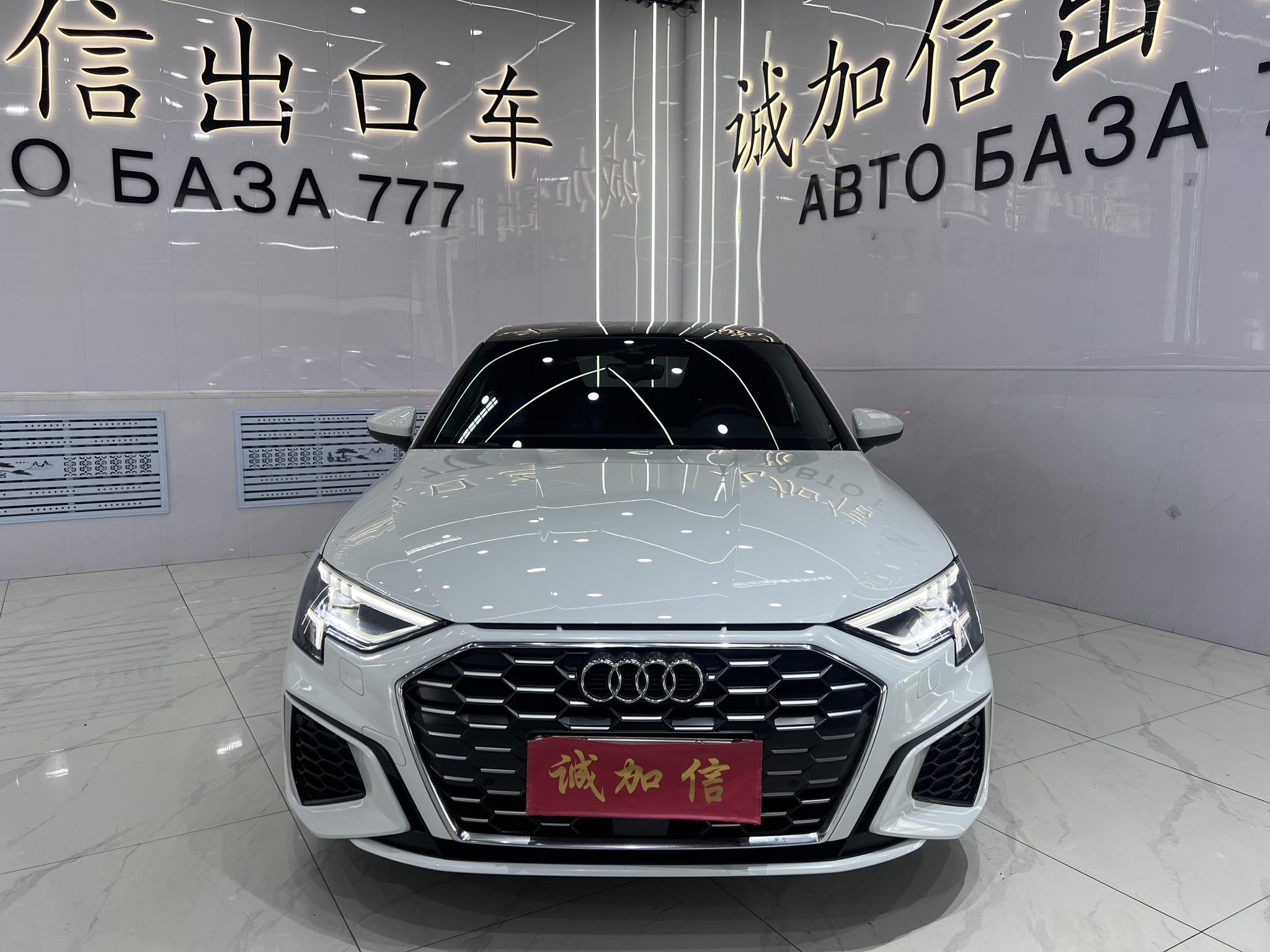 Audi A3 2022, фото 2