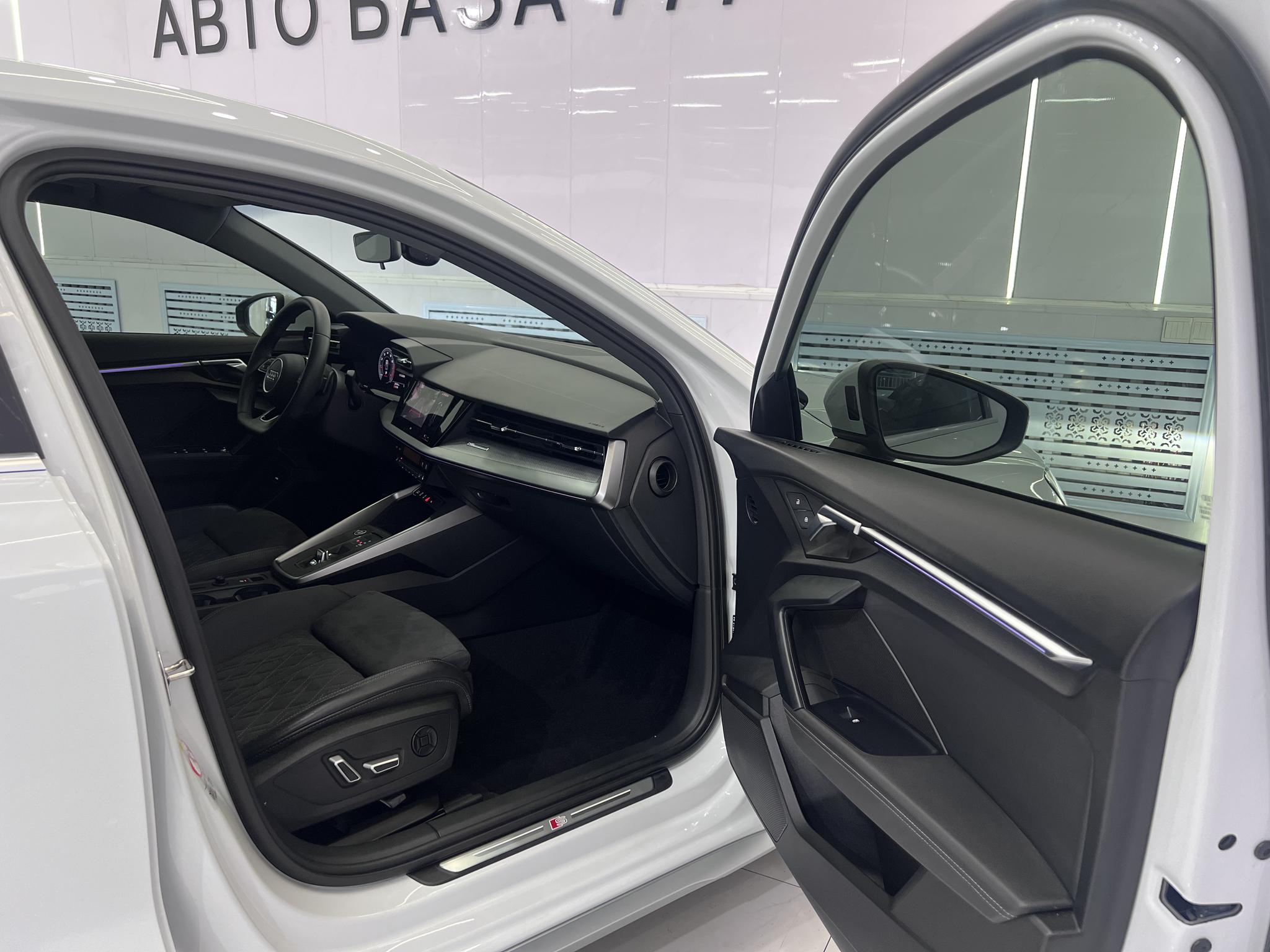 Audi A3 2022, фото 17