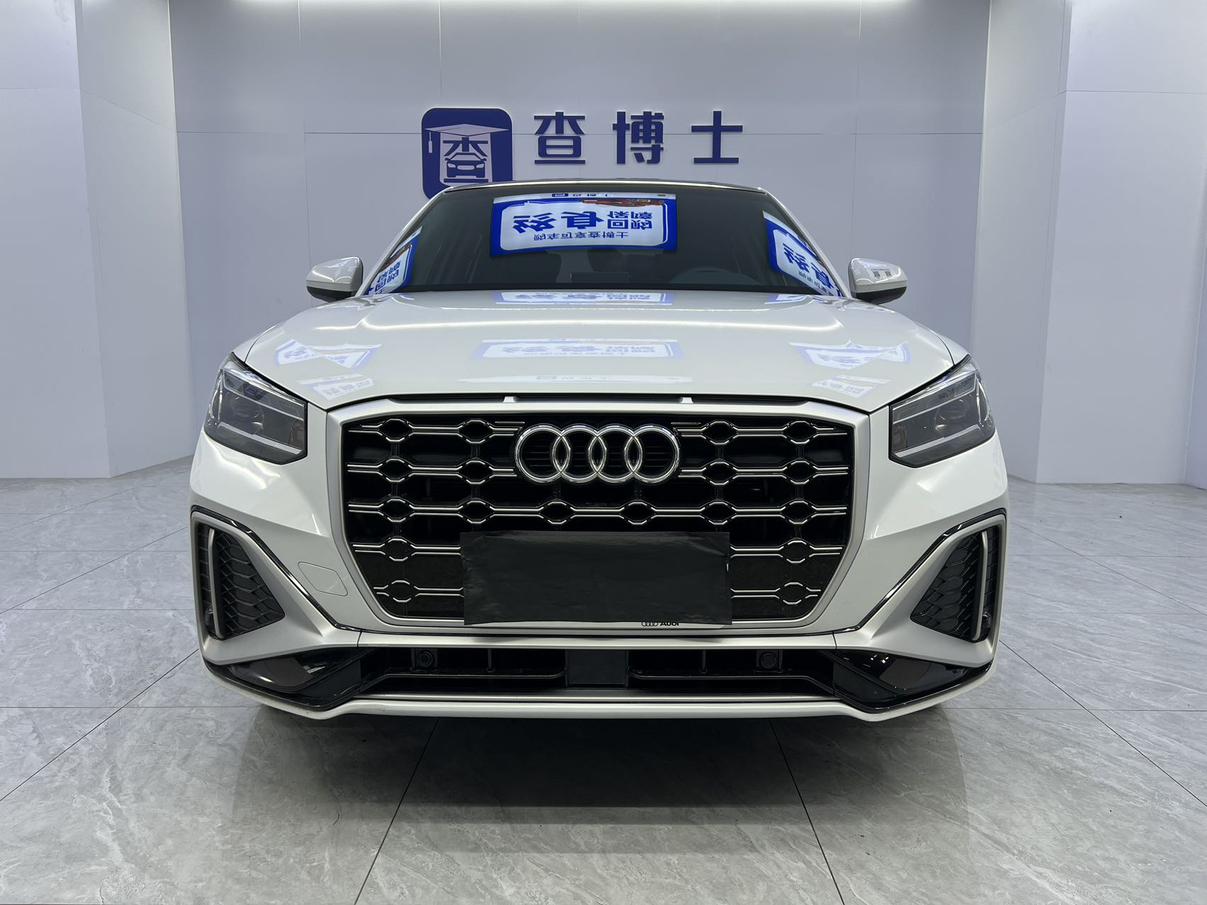 Audi Q2L 2022, фото 2
