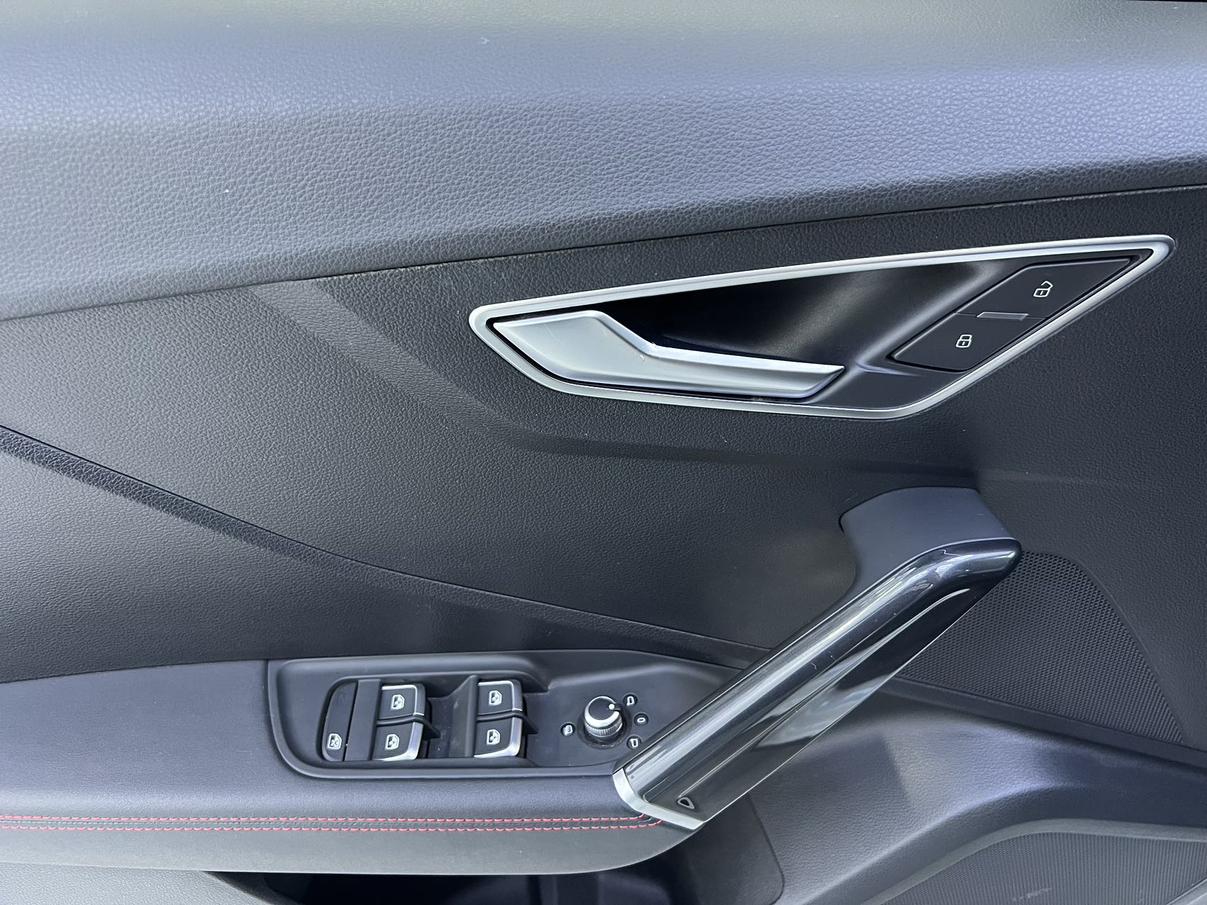 Audi Q2L 2022, фото 4