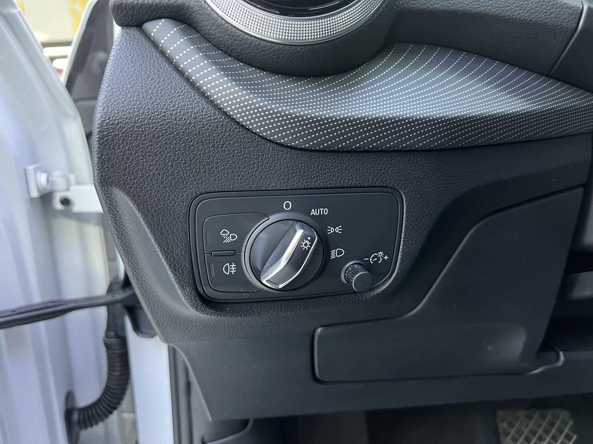 Audi Q2L 2022, фото 5